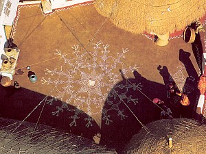 Vue du ciel - India - Rajasthan - Design In The Courtyard Of A Village House West Of Jodhpur